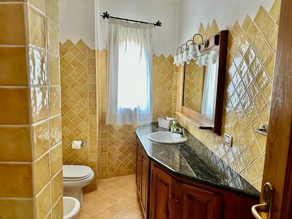 Villa Rosa Cannigione 0*,  Italia