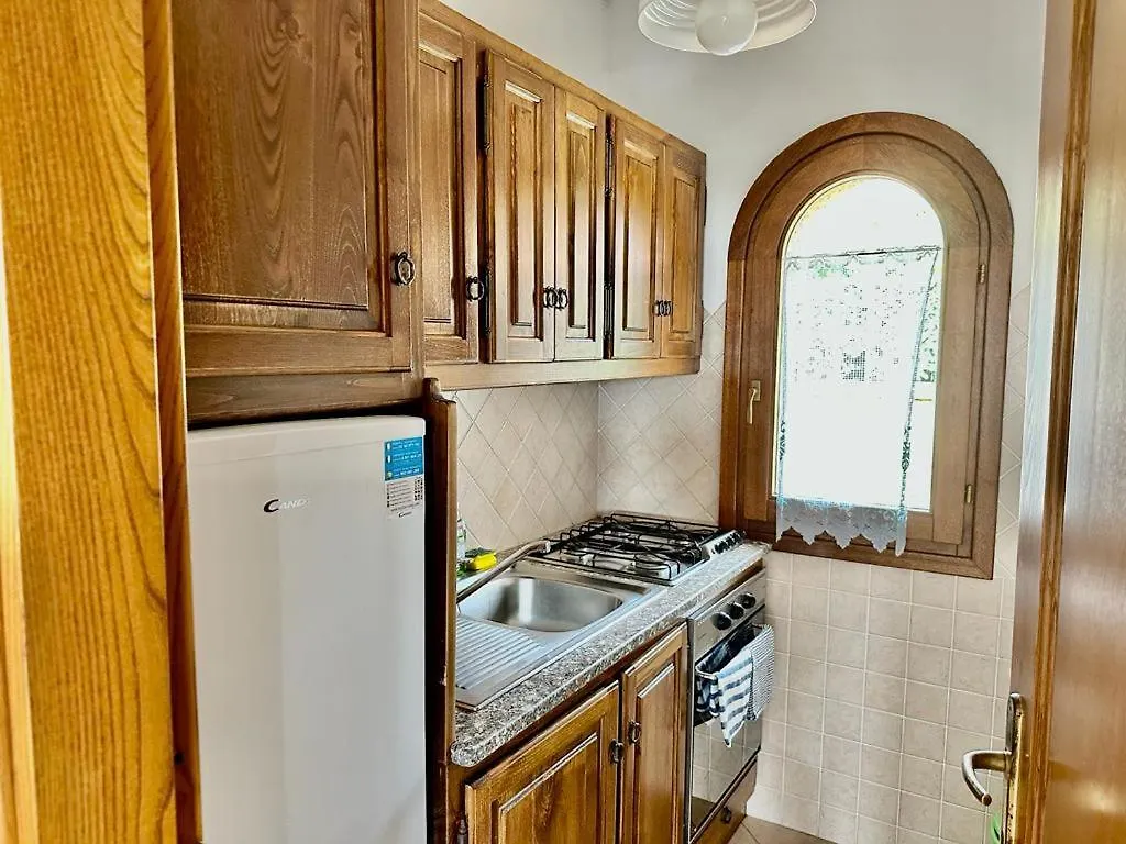 Villa Rosa Cannigione 0*,  Italia